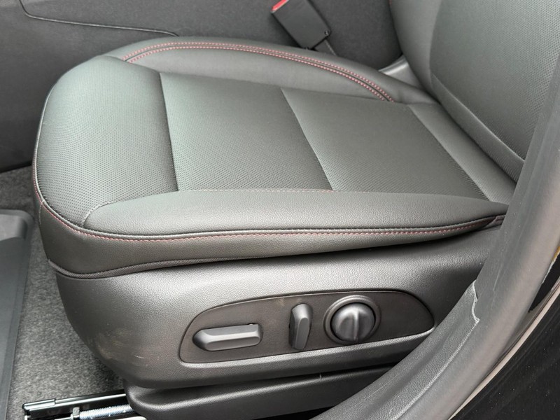 Chevrolet Trax Vehicle Full-screen Gallery Image 18