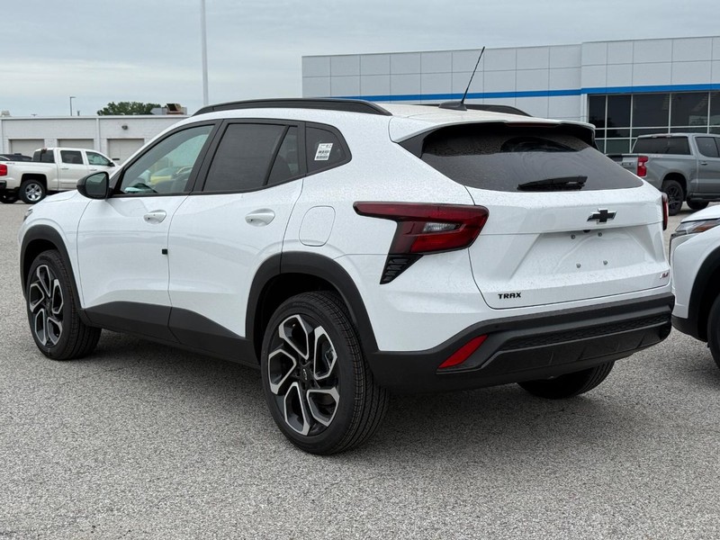 Chevrolet Trax Vehicle Full-screen Gallery Image 3