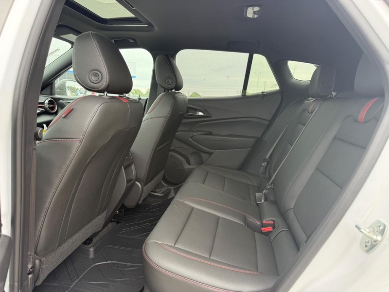 Chevrolet Trax Vehicle Full-screen Gallery Image 5