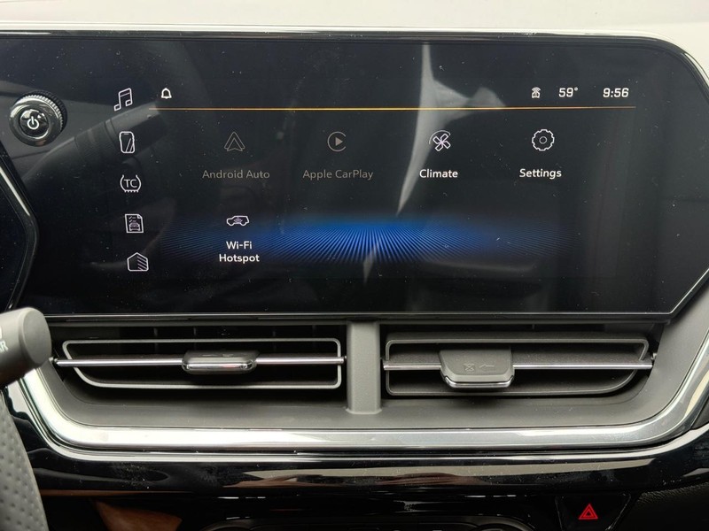Chevrolet Trax Vehicle Full-screen Gallery Image 12