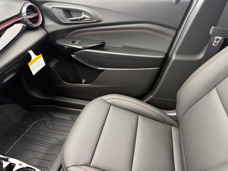Chevrolet Trax Vehicle Full-screen Gallery Image 16