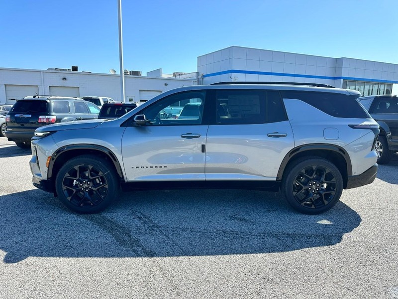 Chevrolet Traverse Vehicle Full-screen Gallery Image 2