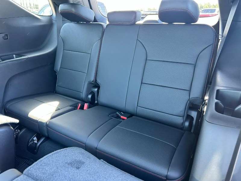 Chevrolet Traverse Vehicle Full-screen Gallery Image 4
