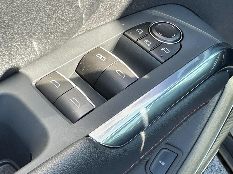 Chevrolet Traverse Vehicle Full-screen Gallery Image 11