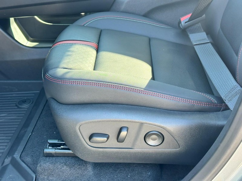 Chevrolet Traverse Vehicle Full-screen Gallery Image 13