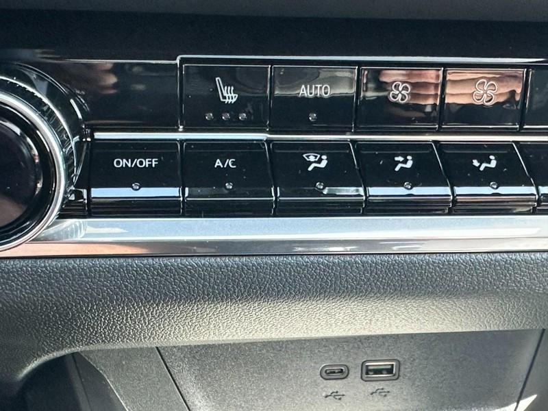 Chevrolet Equinox Vehicle Full-screen Gallery Image 14