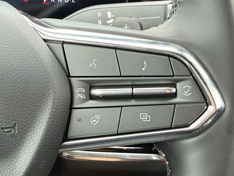 Chevrolet Equinox Vehicle Full-screen Gallery Image 9