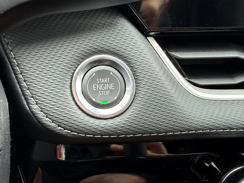 Chevrolet Equinox Vehicle Full-screen Gallery Image 10