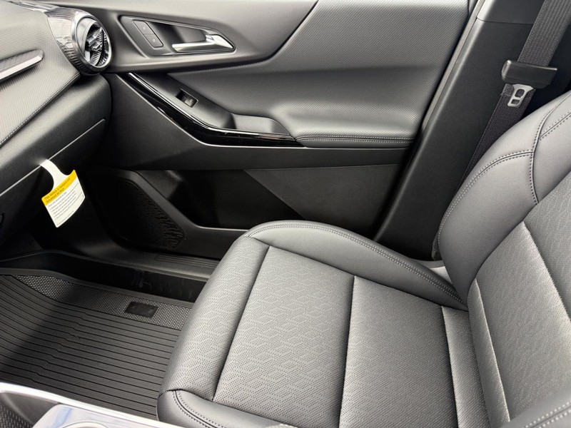 Chevrolet Equinox Vehicle Full-screen Gallery Image 15