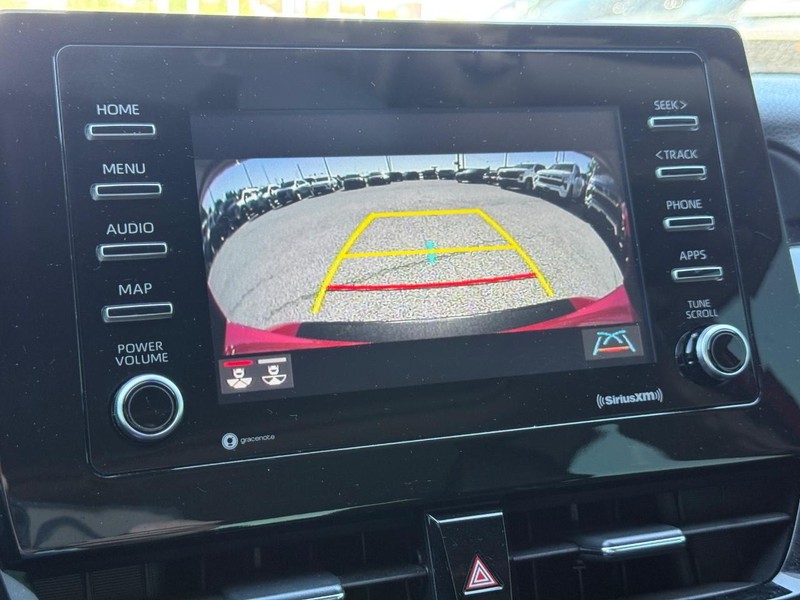 Toyota Camry Vehicle Full-screen Gallery Image 17