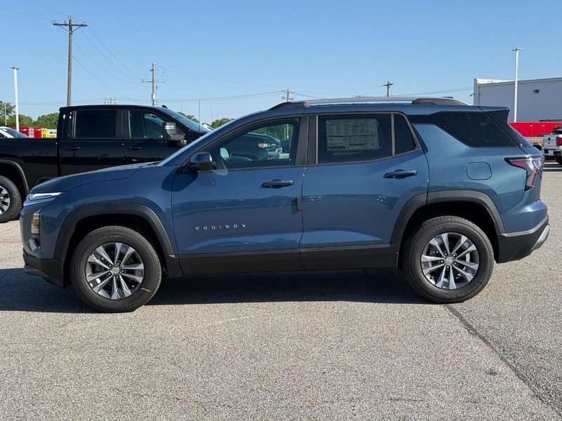 Chevrolet Equinox Vehicle Full-screen Gallery Image 2