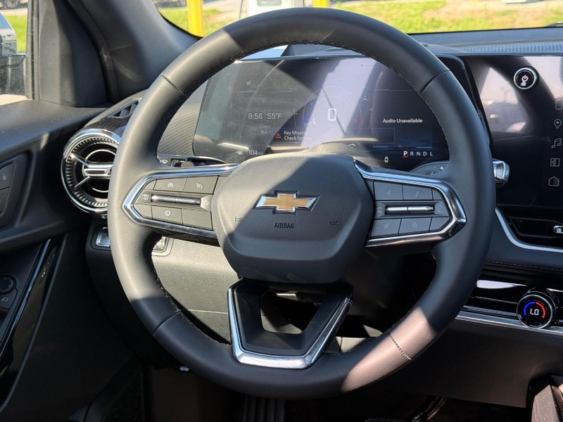 Chevrolet Equinox Vehicle Full-screen Gallery Image 8