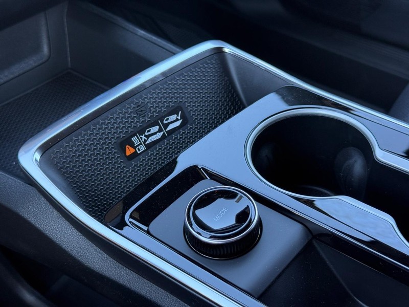 Chevrolet Equinox Vehicle Full-screen Gallery Image 15