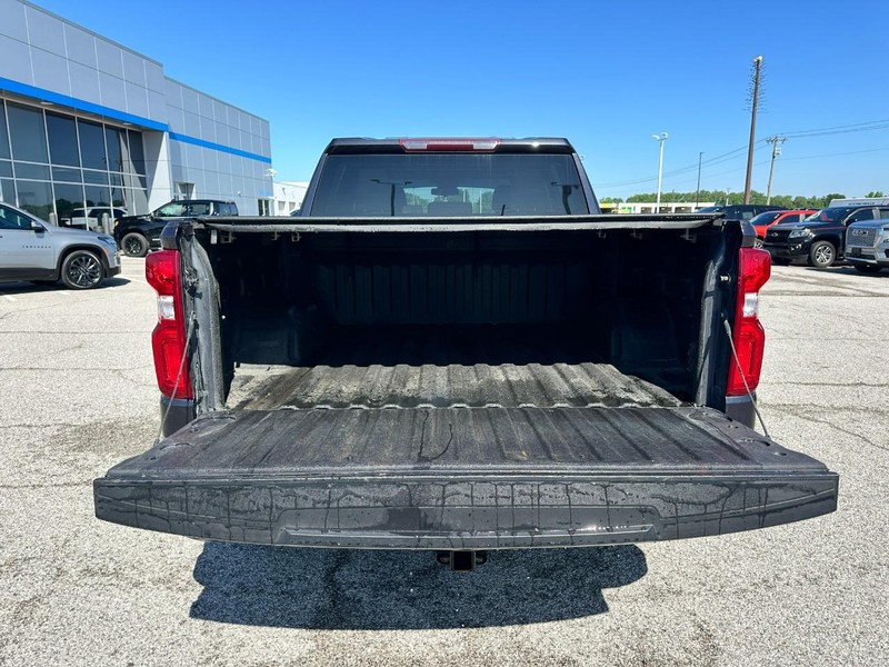 Chevrolet Silverado 1500 Vehicle Full-screen Gallery Image 5
