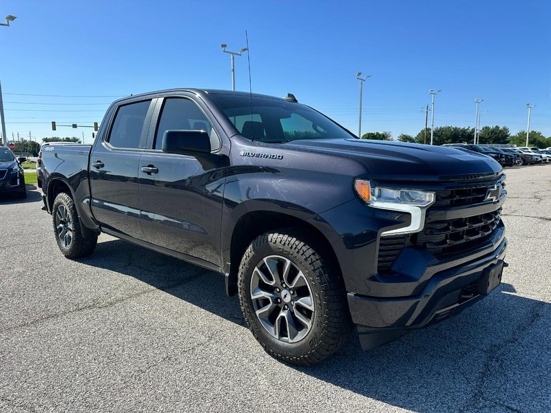 Chevrolet Silverado 1500 Vehicle Full-screen Gallery Image 8