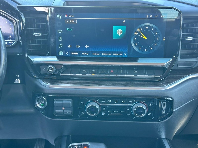 Chevrolet Silverado 1500 Vehicle Full-screen Gallery Image 13
