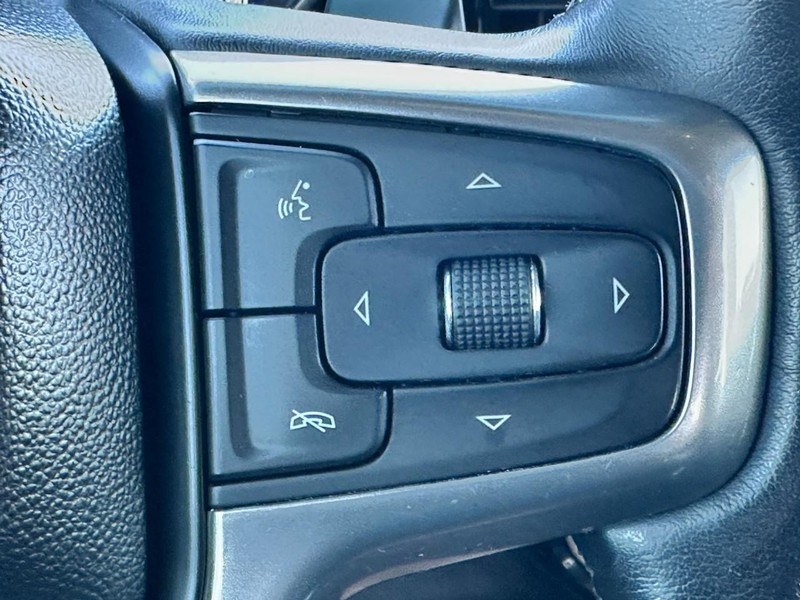 Chevrolet Silverado 1500 Vehicle Full-screen Gallery Image 19