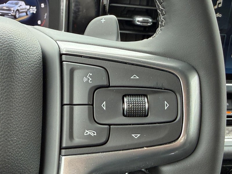 Chevrolet Silverado 1500 Vehicle Full-screen Gallery Image 10