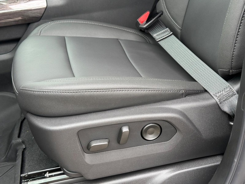 Chevrolet Silverado 1500 Vehicle Full-screen Gallery Image 20