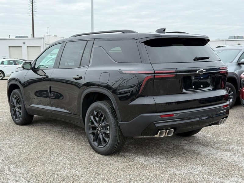 Chevrolet Traverse Vehicle Full-screen Gallery Image 3