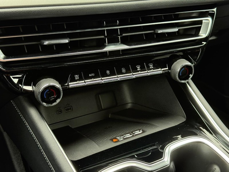 Chevrolet Traverse Vehicle Full-screen Gallery Image 14