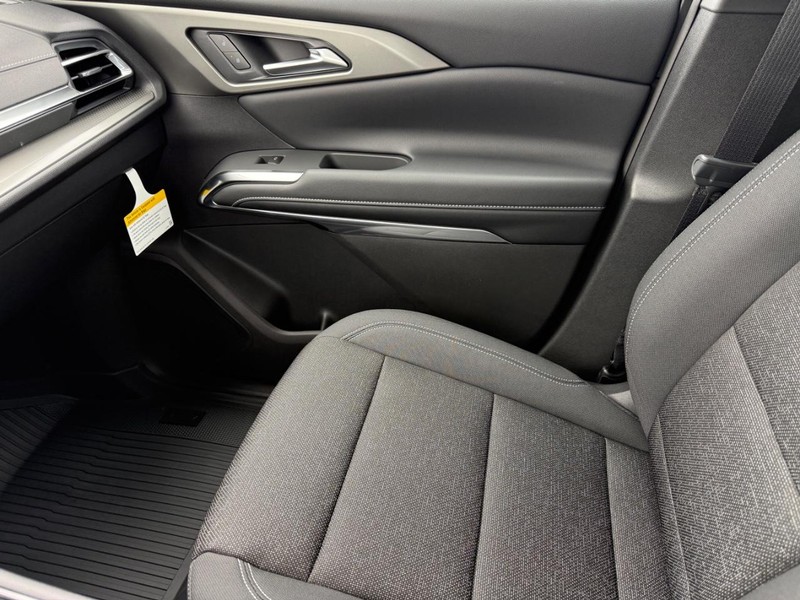 Chevrolet Traverse Vehicle Full-screen Gallery Image 15