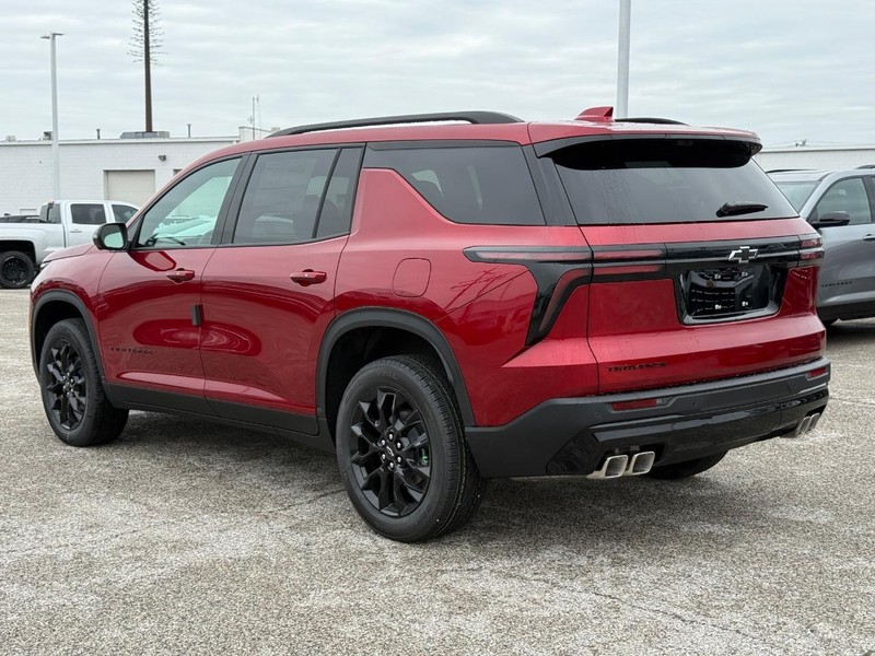 Chevrolet Traverse Vehicle Full-screen Gallery Image 3