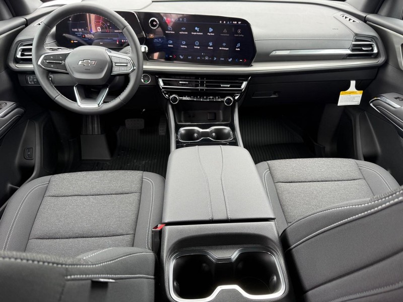 Chevrolet Traverse Vehicle Full-screen Gallery Image 7