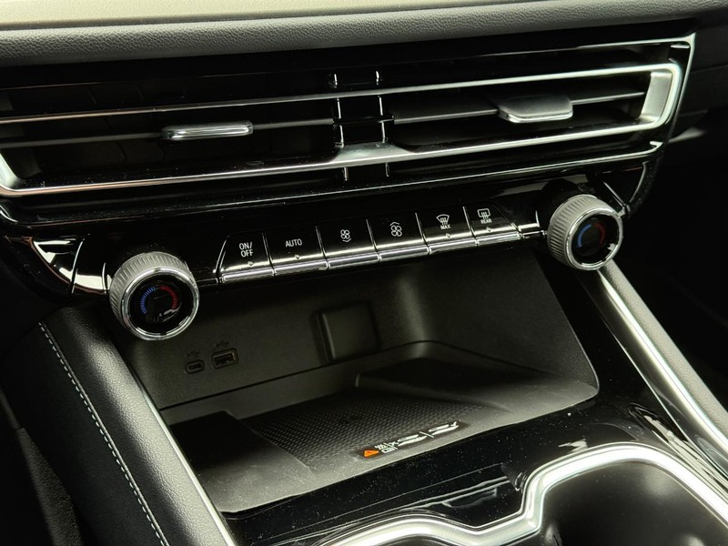 Chevrolet Traverse Vehicle Full-screen Gallery Image 14