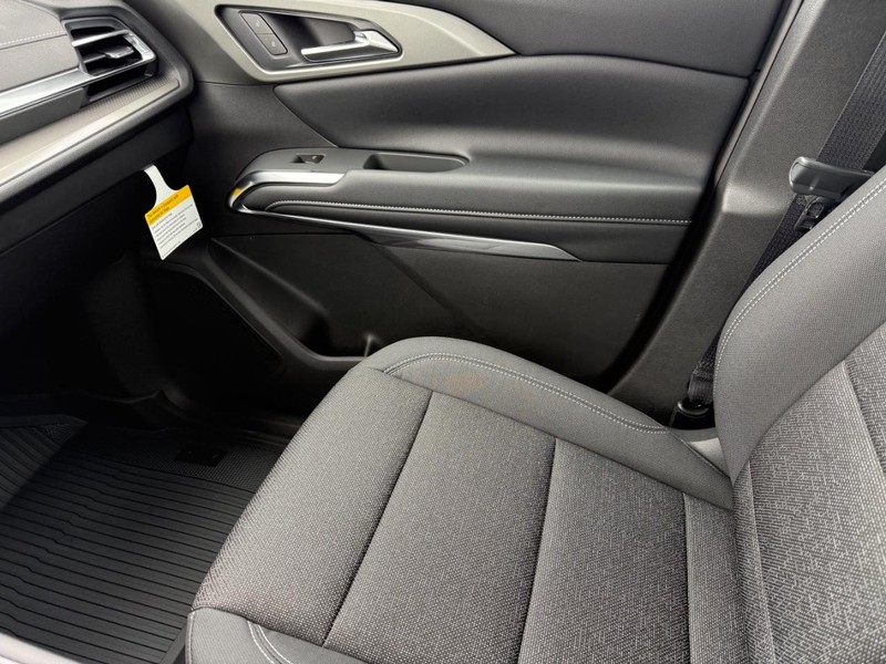 Chevrolet Traverse Vehicle Full-screen Gallery Image 15