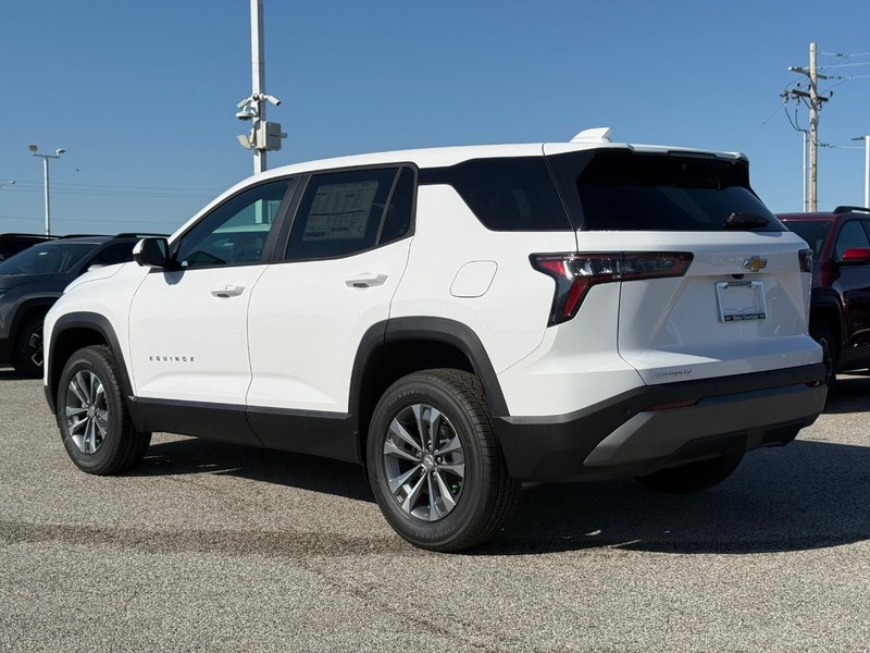 Chevrolet Equinox Vehicle Full-screen Gallery Image 3
