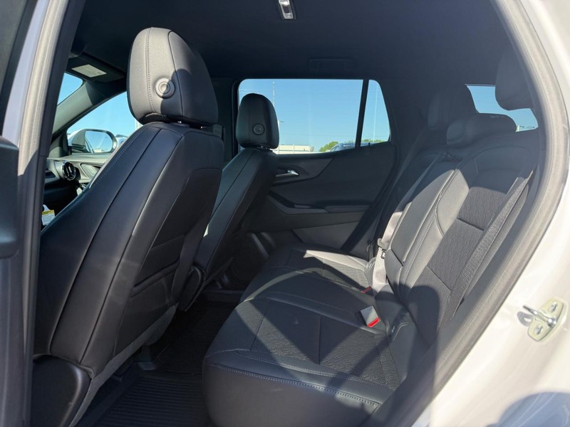 Chevrolet Equinox Vehicle Full-screen Gallery Image 5