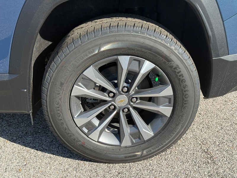 Chevrolet Equinox Vehicle Full-screen Gallery Image 4