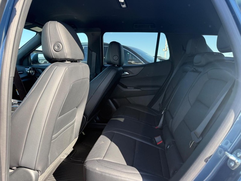 Chevrolet Equinox Vehicle Full-screen Gallery Image 5