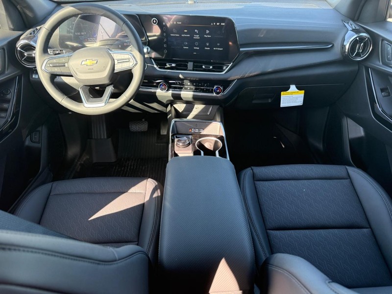 Chevrolet Equinox Vehicle Full-screen Gallery Image 6