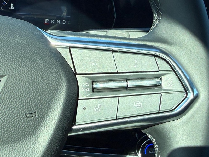 Chevrolet Equinox Vehicle Full-screen Gallery Image 9