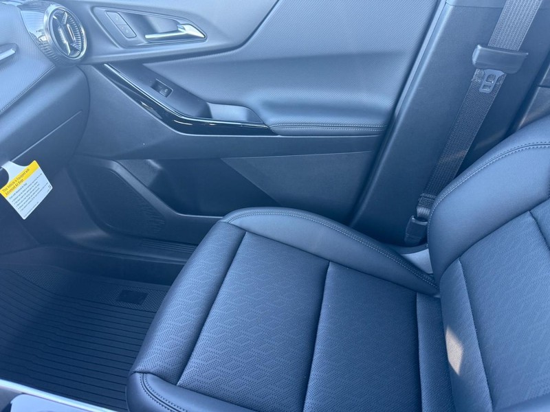 Chevrolet Equinox Vehicle Full-screen Gallery Image 15