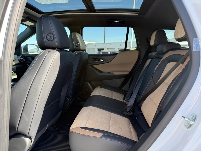 Chevrolet Equinox Vehicle Full-screen Gallery Image 5