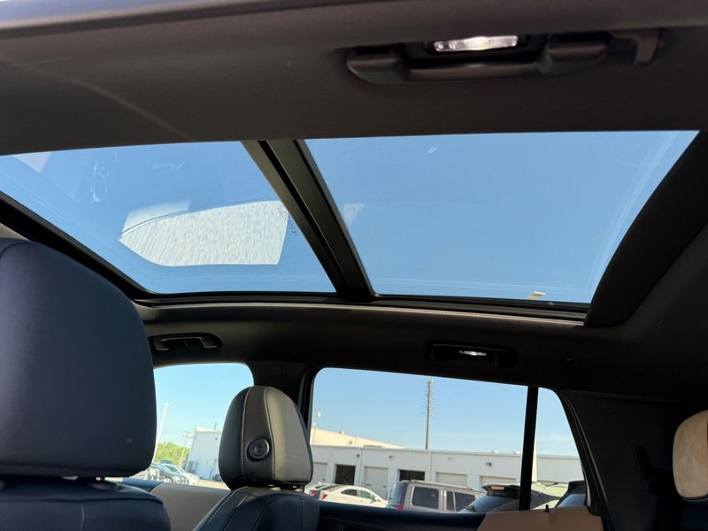 Chevrolet Equinox Vehicle Full-screen Gallery Image 6