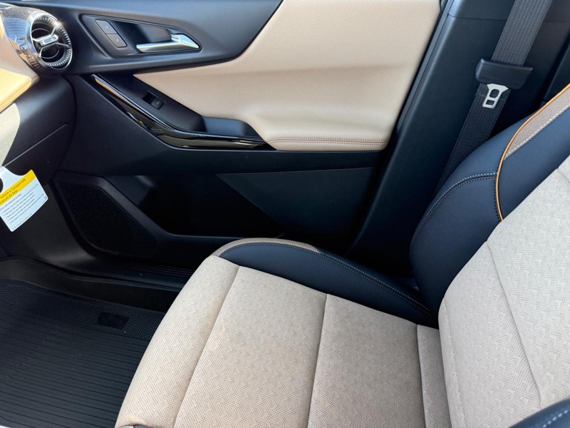 Chevrolet Equinox Vehicle Full-screen Gallery Image 16