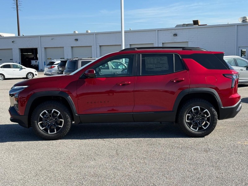 Chevrolet Equinox Vehicle Full-screen Gallery Image 2