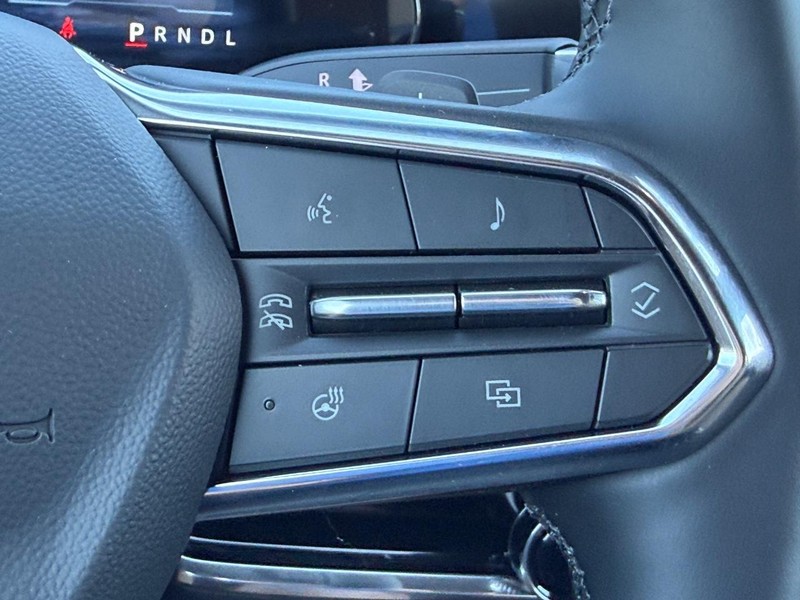 Chevrolet Equinox Vehicle Full-screen Gallery Image 9
