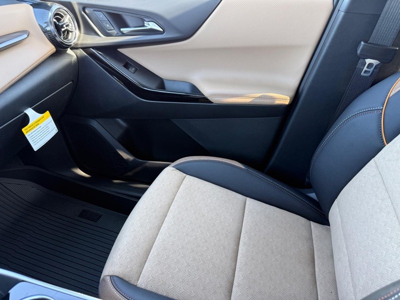 Chevrolet Equinox Vehicle Full-screen Gallery Image 15
