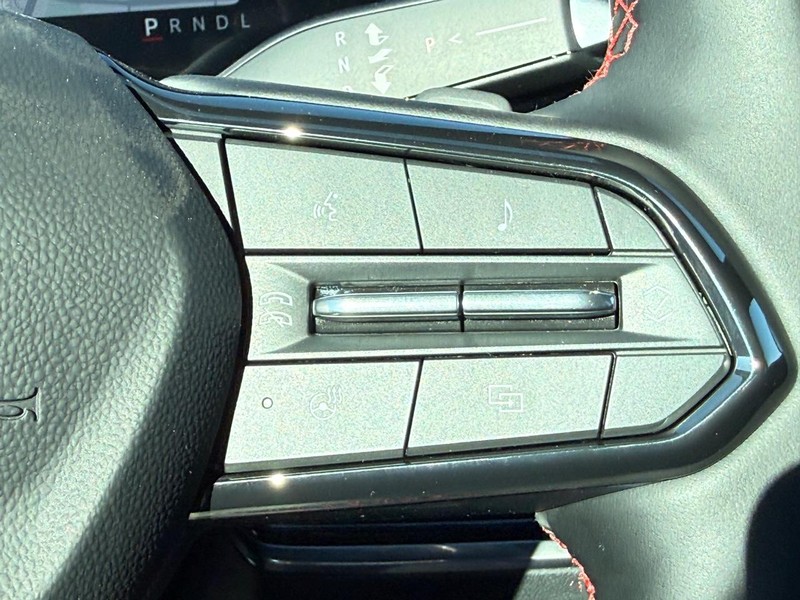 Chevrolet Equinox Vehicle Full-screen Gallery Image 9