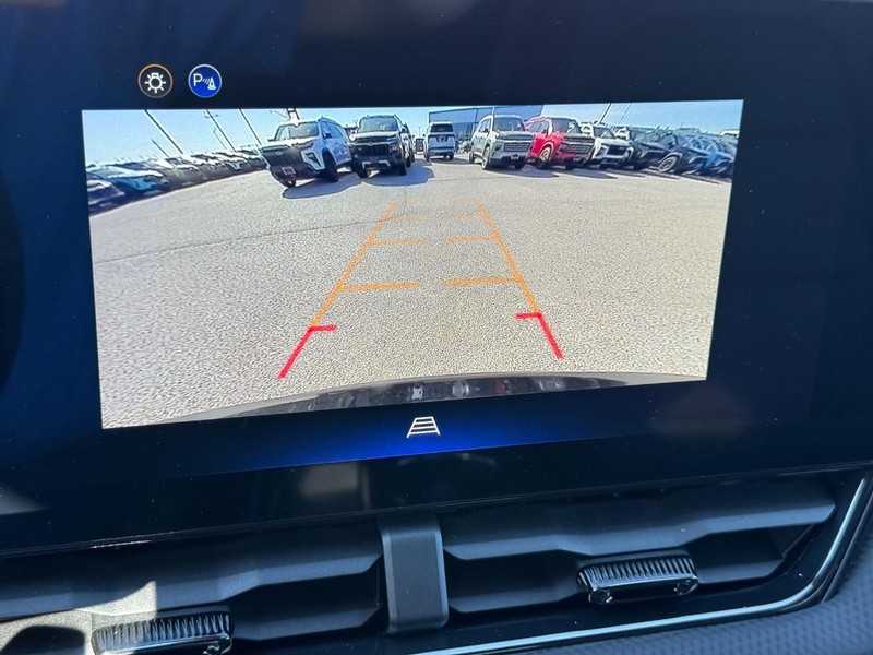 Chevrolet Equinox Vehicle Full-screen Gallery Image 12