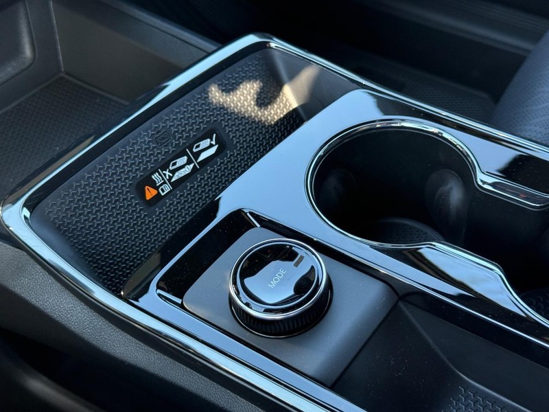 Chevrolet Equinox Vehicle Full-screen Gallery Image 14