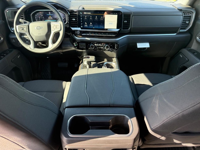 Chevrolet Silverado 1500 Vehicle Full-screen Gallery Image 6