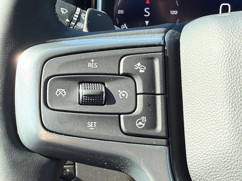 Chevrolet Silverado 1500 Vehicle Full-screen Gallery Image 8