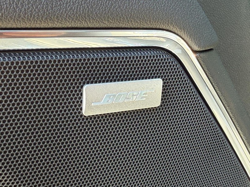 Chevrolet Silverado 1500 Vehicle Full-screen Gallery Image 17