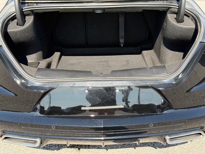 Cadillac CT4 Vehicle Full-screen Gallery Image 6